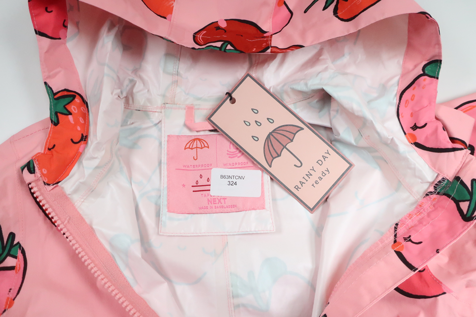 Tynd jumpsuit med jordbær fra Next - Størrelse 98 - Pink