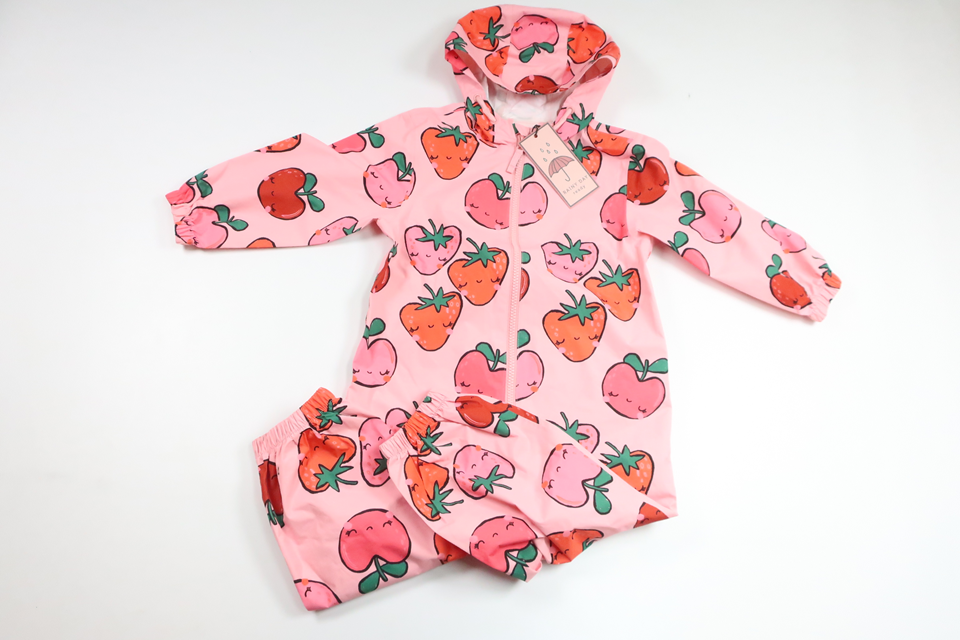 Tynd jumpsuit med jordbær fra Next - Størrelse 98 - Pink