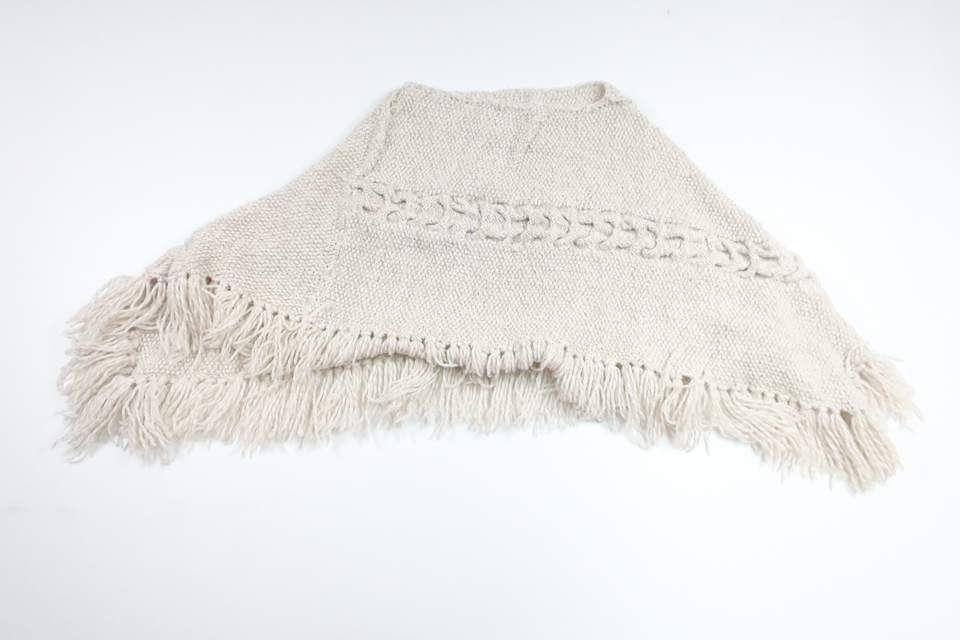 Strikket poncho fra Unknown - Størrelse 98/104 - Beige