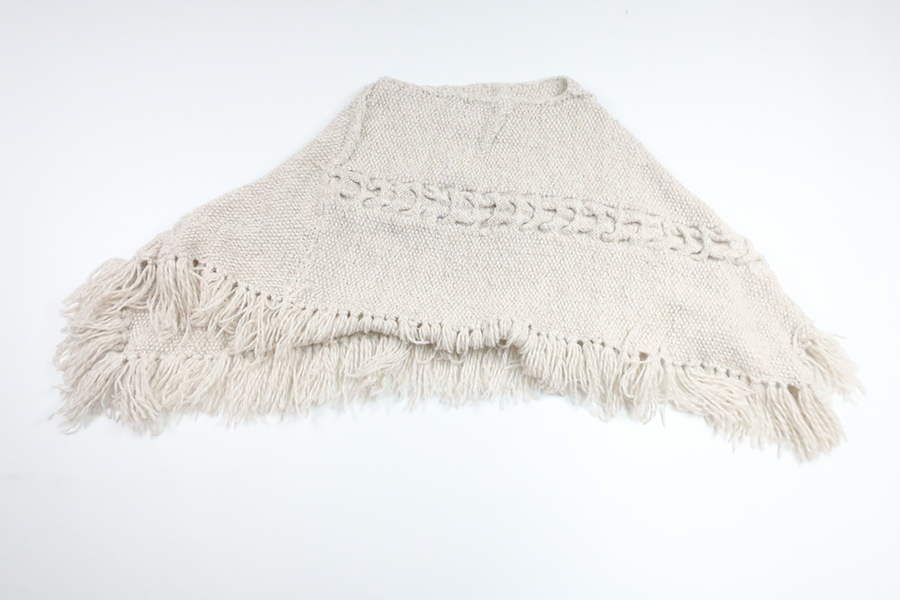 Strikket poncho fra Unknown - Størrelse 98/104 - Beige