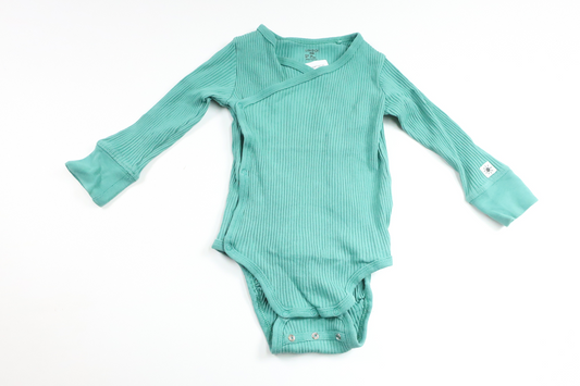 Ribbet slå-om-body fra Lindex - Størrelse 68 - Grøn