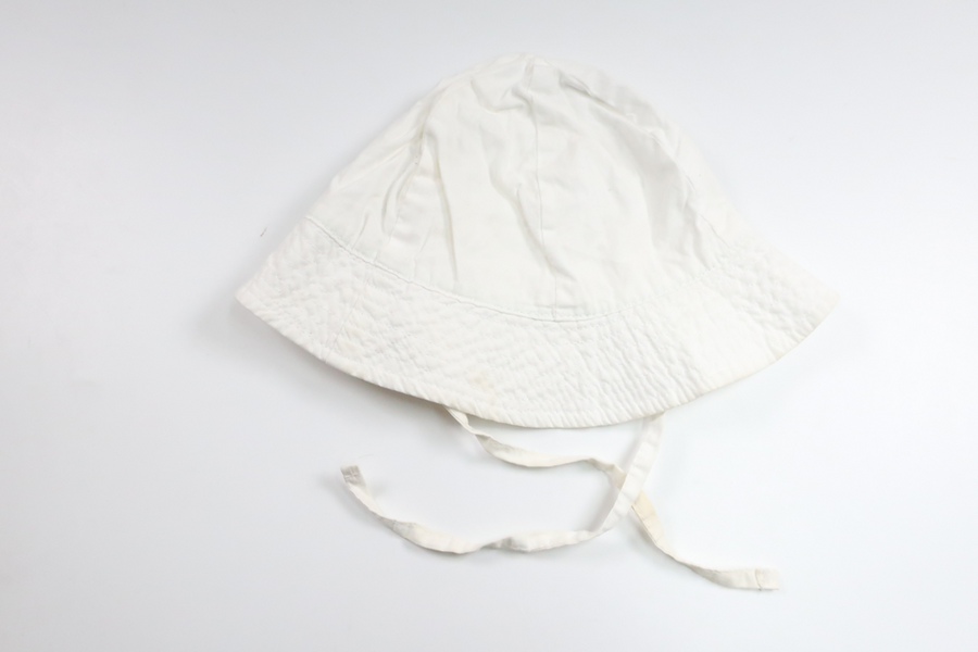 Solhat fra Ukendt - Størrelse 50/52 - Hvid