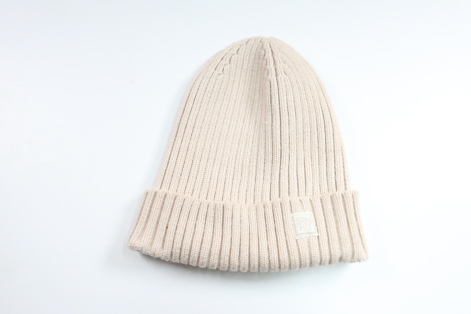 Ribbet strikket hue fra SRNHLT - Størrelse 52/54 - Beige