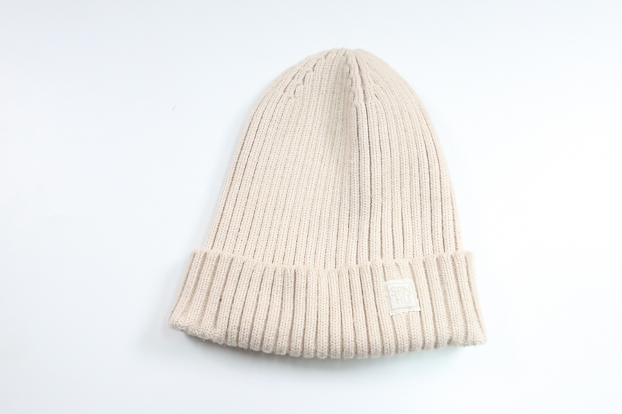 Ribbet strikket hue fra SRNHLT - Størrelse 52/54 - Beige