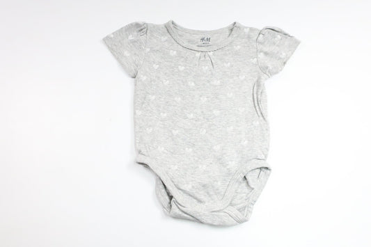 Bodysuit fra H&M - Størrelse 62 - Grå