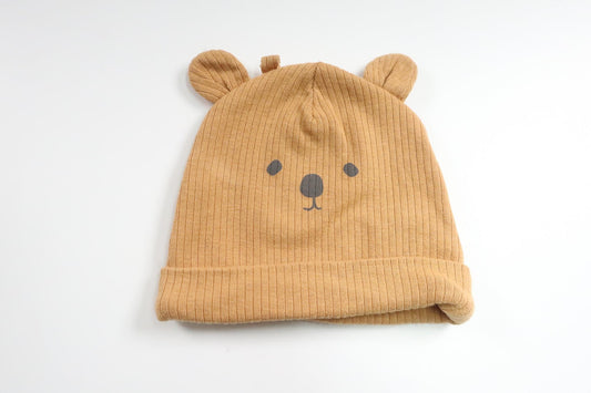 Ribbet hue med bamse fra Cubus - Størrelse 40/42 - Orange