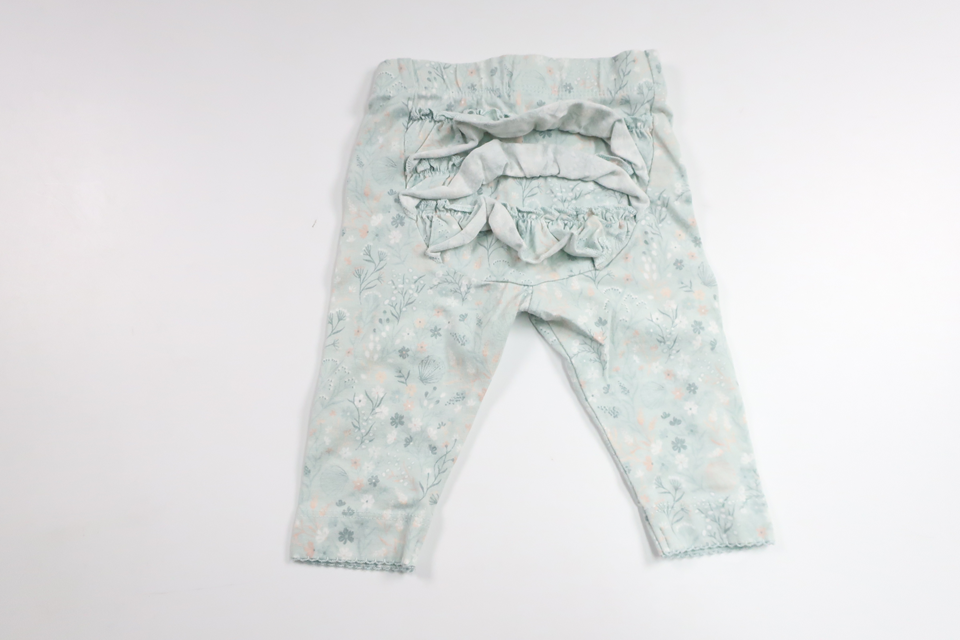 Blomstrede bukser med flæser fra Newbie - Størrelse 56 - Blå