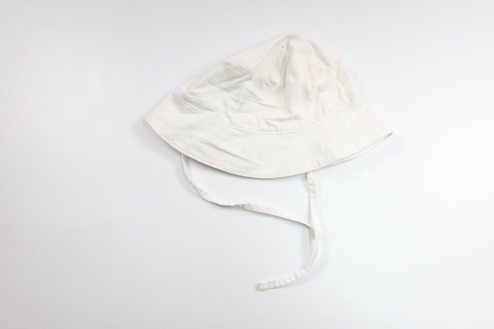 Solhat fra H&M - Størrelse 74/80 - Hvid