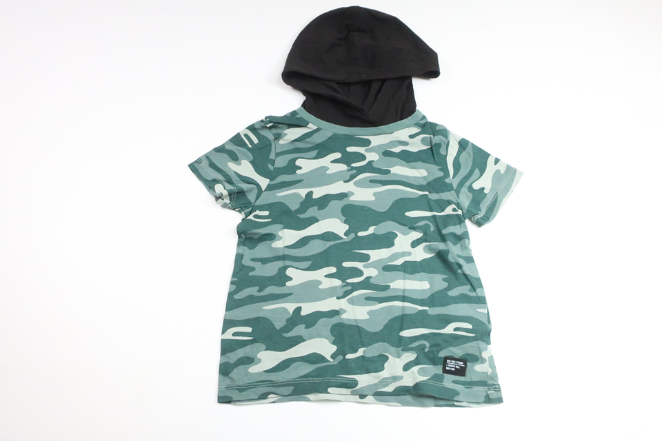 T-shirt med hætte fra Kappahl - Størrelse 110/116 - Grøn