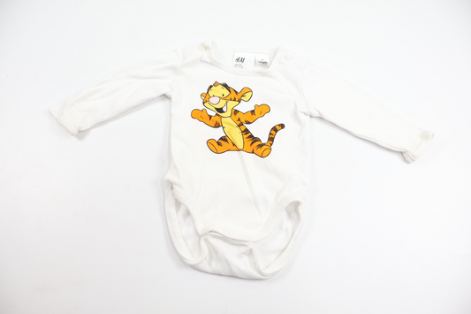 Body med Peter Plys fra H&M - Størrelse 62 - Hvid