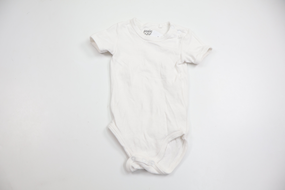Body från Basic U - Storlek 74 - Vit