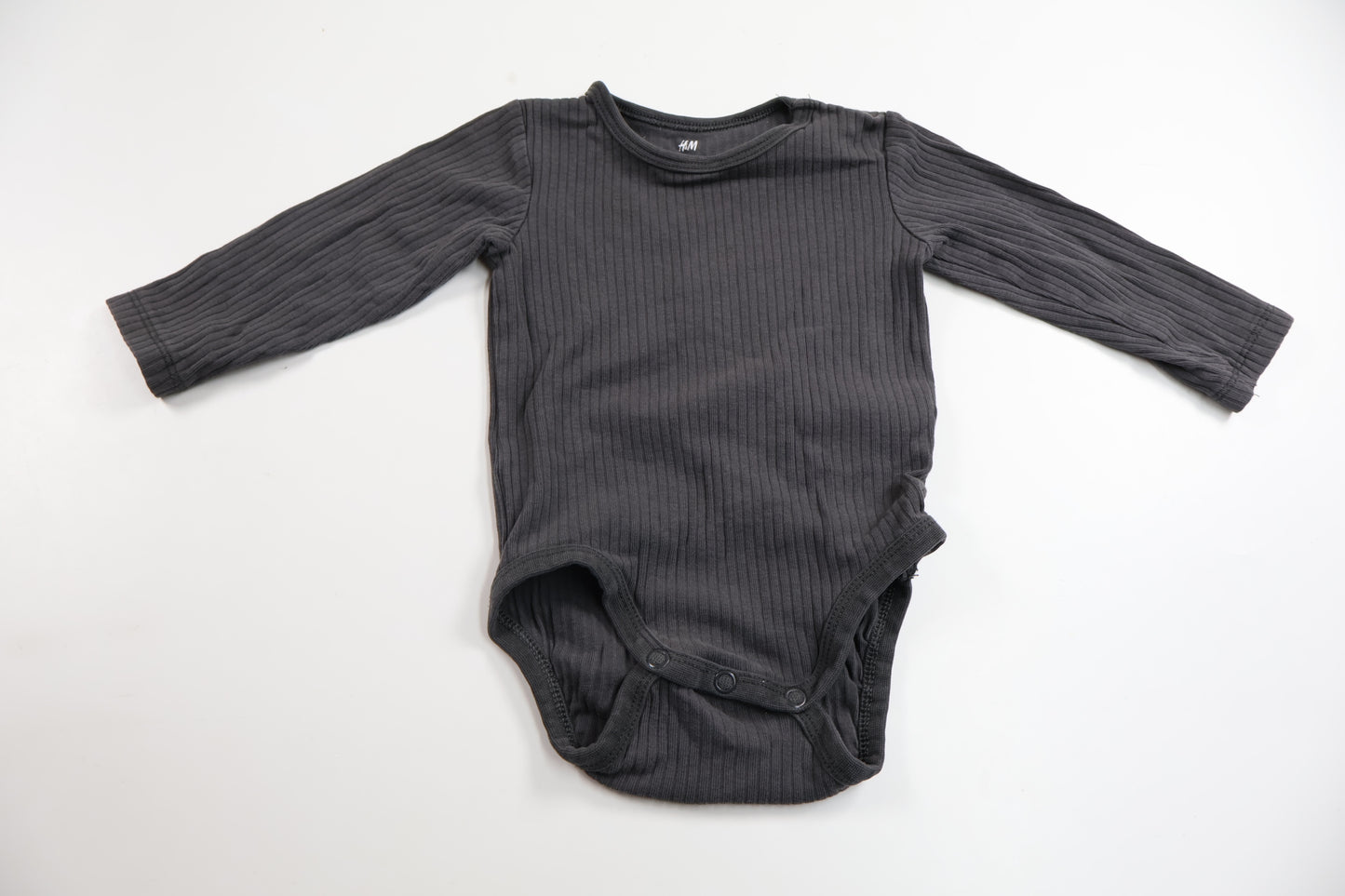 Body från H&M - Storlek 62/68 - Grå