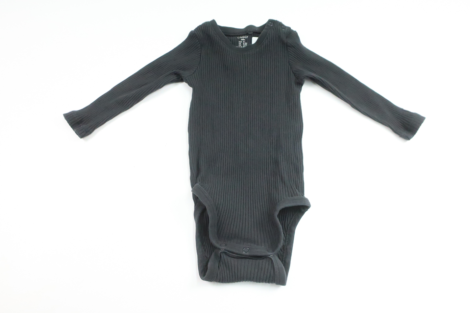 Ribbet body fra Lindex - Størrelse 74 - Sort