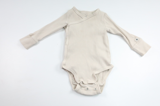 Ribbet slå-om-body fra Lindex - Størrelse 68 - Off-white