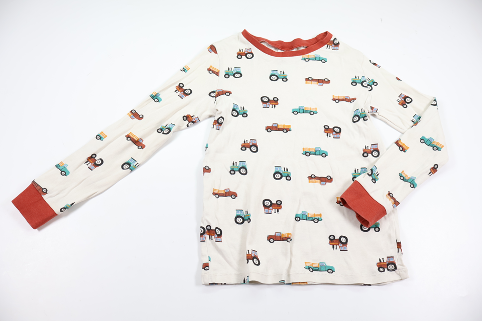 Pyjamastrøje med traktorer fra H&M - Størrelse 122/128 - Råhvid