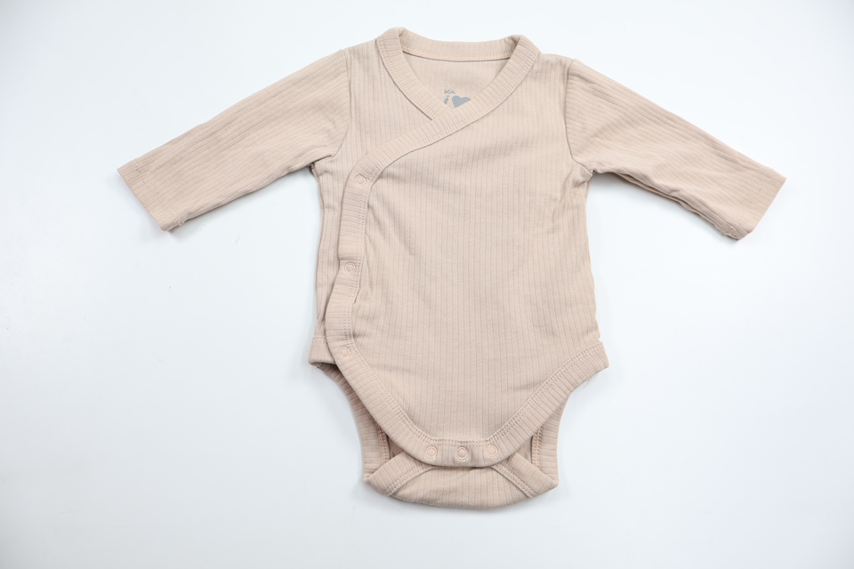 Ribbad omlottbody från ICA I Love Eco - Storlek 56 - Rosa