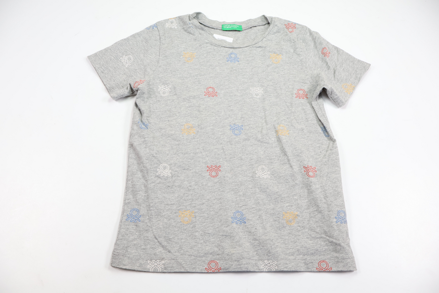T-shirt fra United Colors of Benetton - Størrelse 122 - Grå