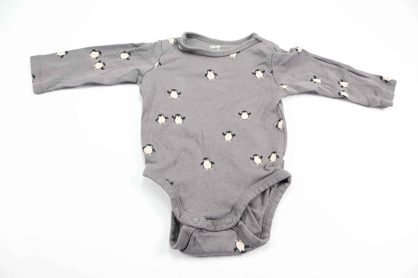 Body med pingviner fra H&M - Størrelse 56/62 - Grå