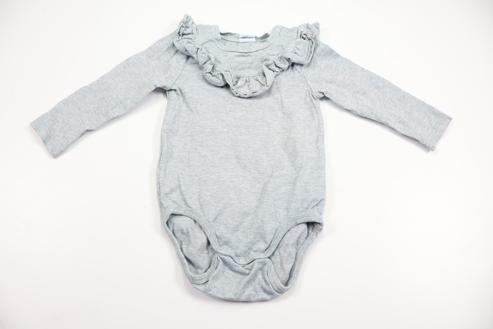 Bodysuit fra H&M - Størrelse 74 - Grå