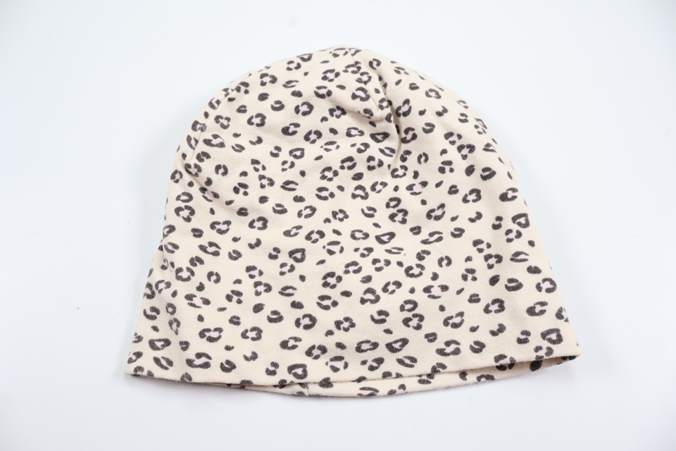 Hue med leopardmønster fra H&M - Størrelse 74/80 - Råhvid