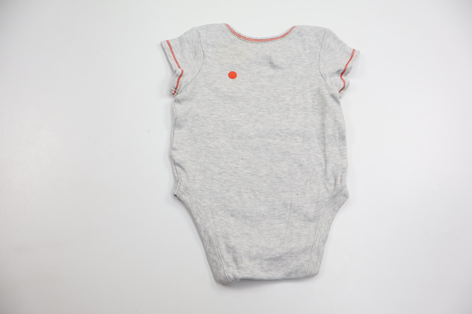 Body från M&S - Storlek 62/68 - Grå