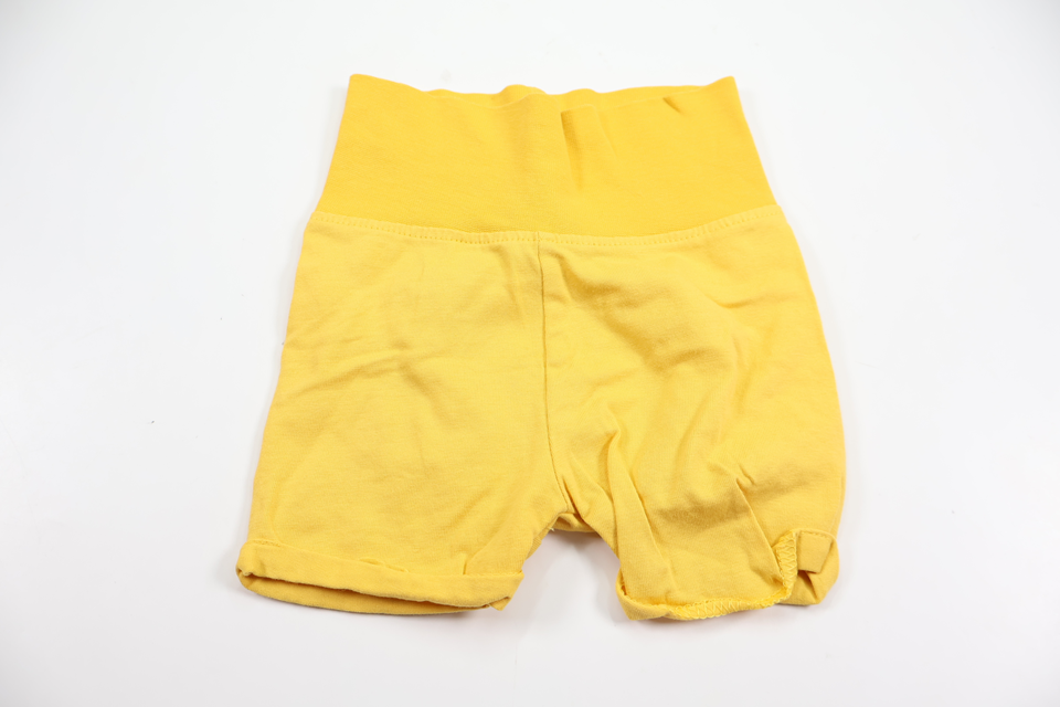 Shorts med Peter Plys fra H&M - Størrelse 56 - Gul