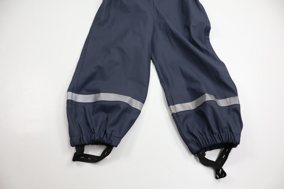 Regnbyxor från True North - Storlek 86/92 - Marinblå