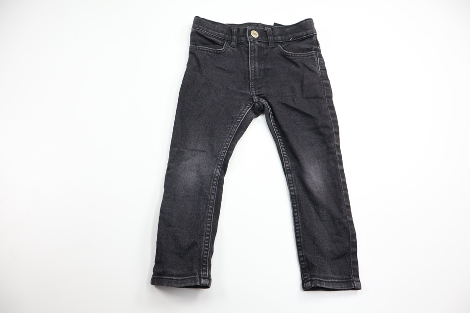 Jeansbyxor från H&M - Storlek 98 - Svart