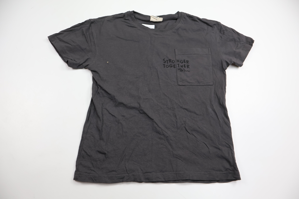 T-shirt från SRNHLT - Storlek 122/128 - Grå