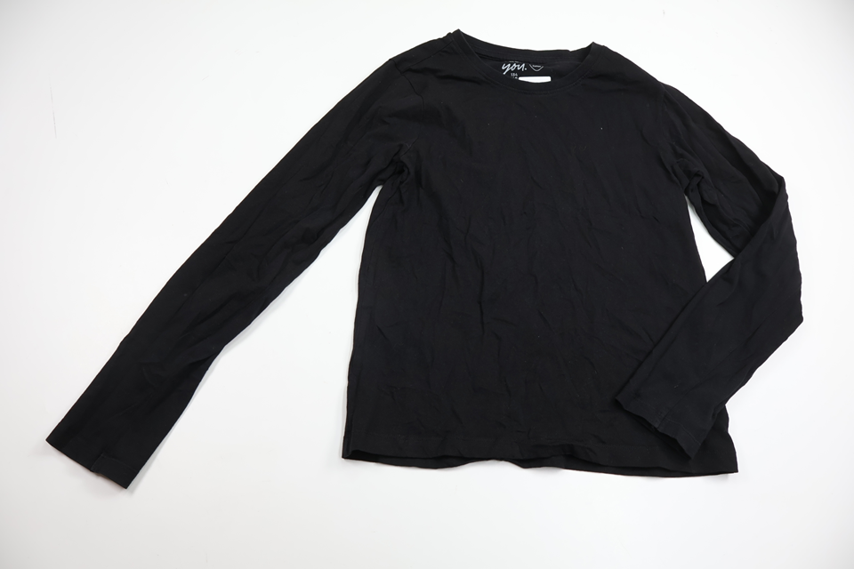 Tröja från Basic U - Storlek 134/140 - Svart