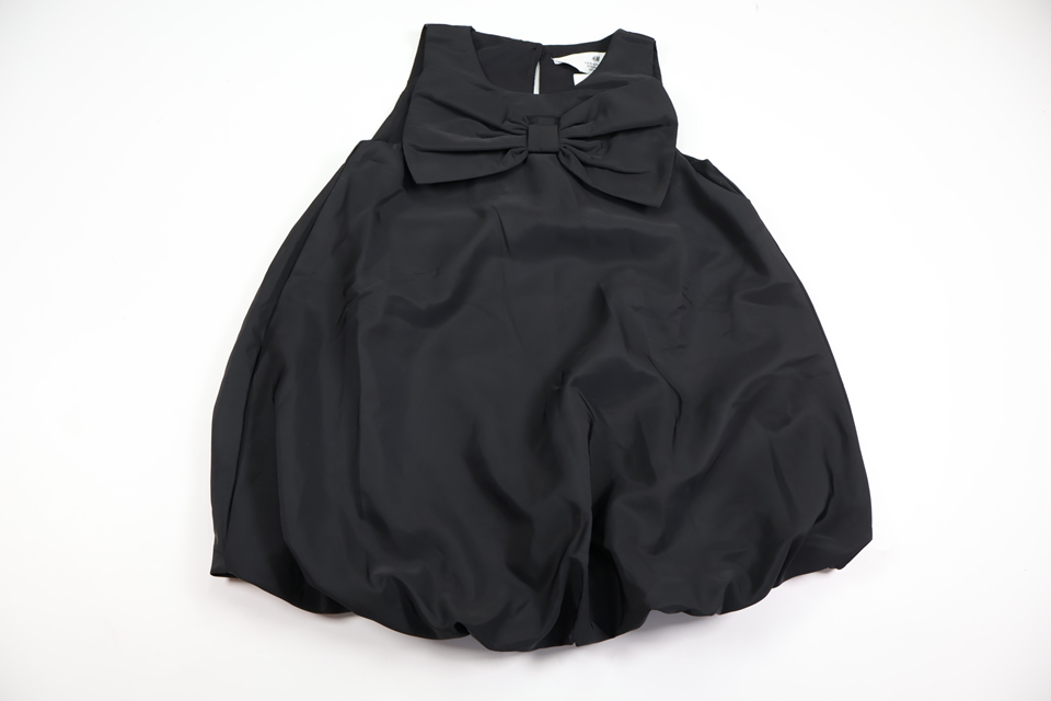 Kjole fra H&M - Størrelse 110 - Sort