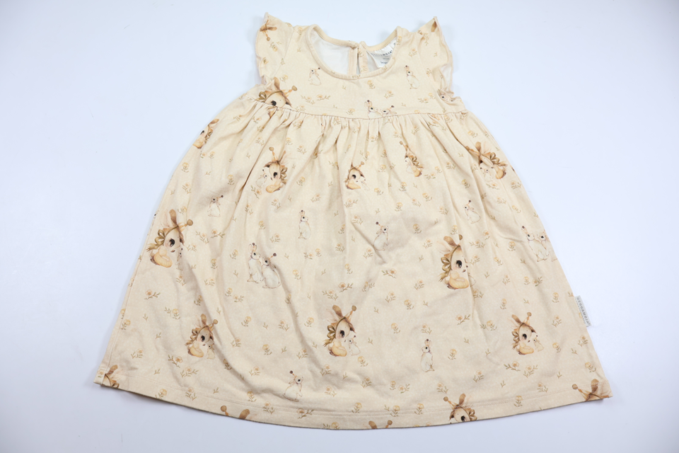 Kjole med Mrs Mighetto fra Geggamoja - Størrelse 98/104 - Beige