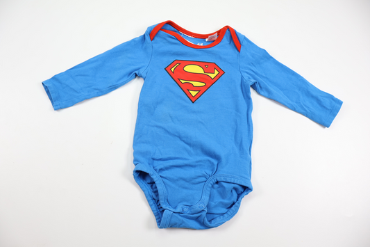 Body med Superman fra H&M - Størrelse 62 - Blå