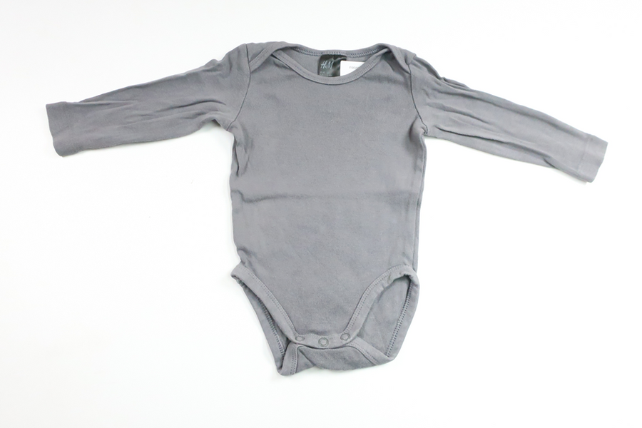 Bodysuit fra H&M - Størrelse 62 - Grå