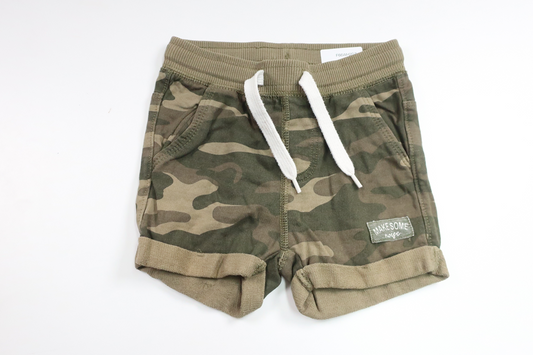 Militærmønstrede shorts fra Kappahl - Størrelse 68 - Grøn