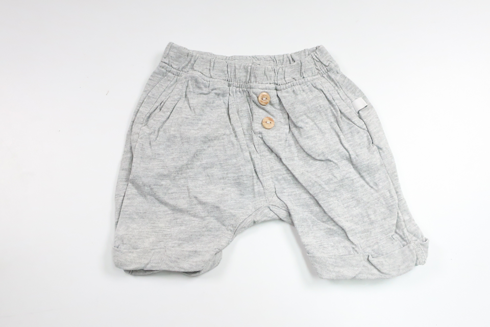 Shorts fra BEBE - Størrelse 60 - Grå