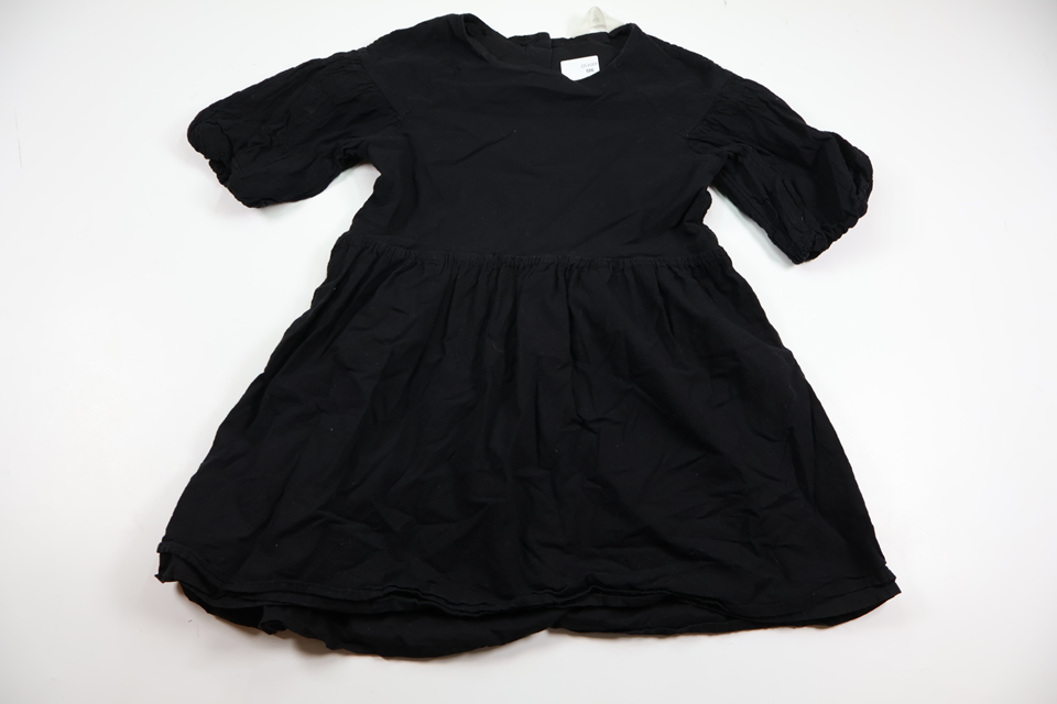 Kjole fra H&M - Størrelse 128 - Sort