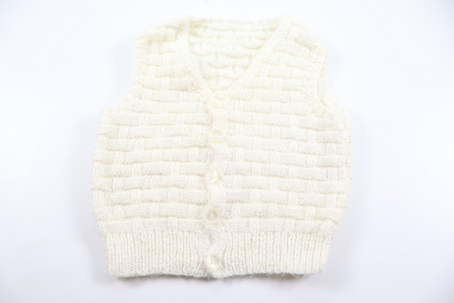 Strikket vest fra Hjemmestrikket - Størrelse 74/80 - Hvid