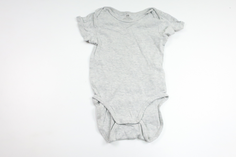 Bodysuit fra H&M - Størrelse 92/98 - Grå