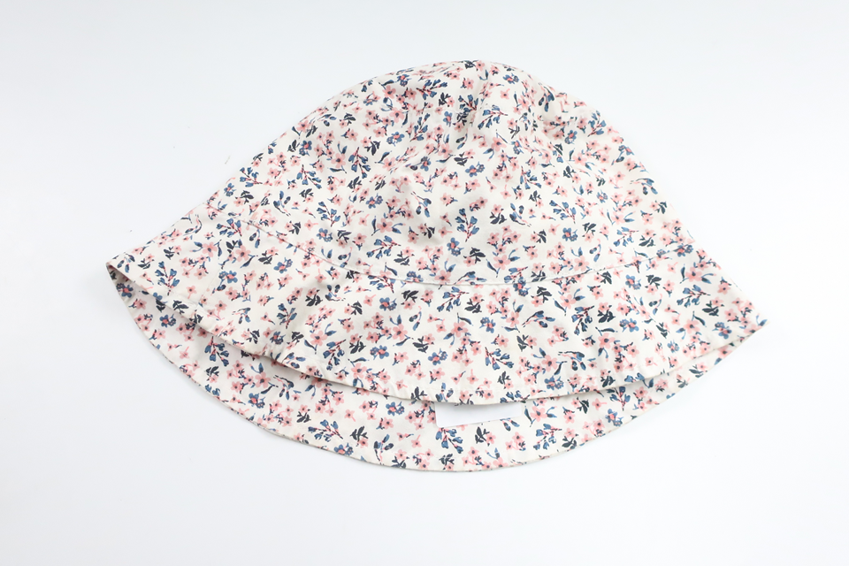 Blomstersolhat fra Lindex - Størrelse 50/52 - Hvid