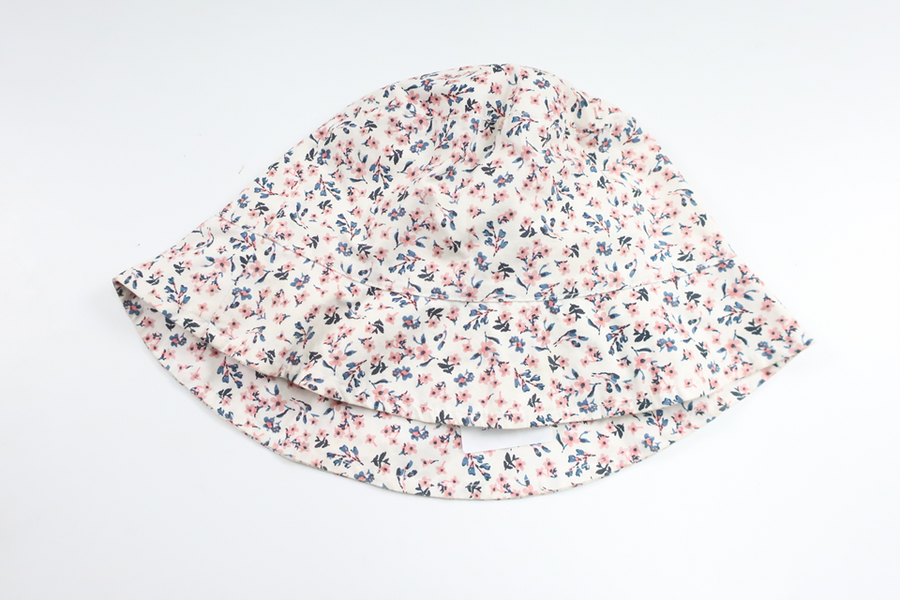 Blomstersolhat fra Lindex - Størrelse 50/52 - Hvid