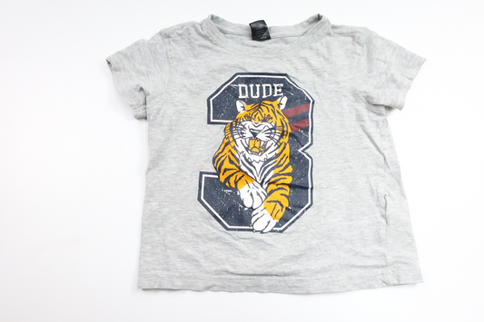 T-shirt fra Ellos - Størrelse 98/104 - Grå
