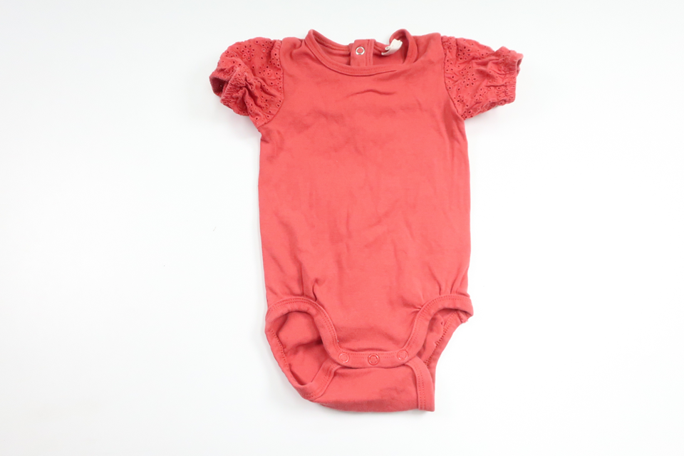 Bodysuit fra H&M - Størrelse 74 - Rød