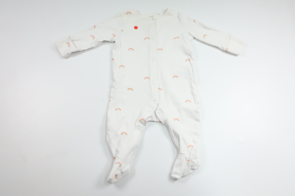 Regnbuepyjamas fra Next - Størrelse 62/68 - Hvid