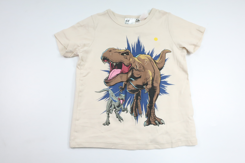 Pyjamas Jurassic Park fra H&M - Størrelse 122/128 - Beige