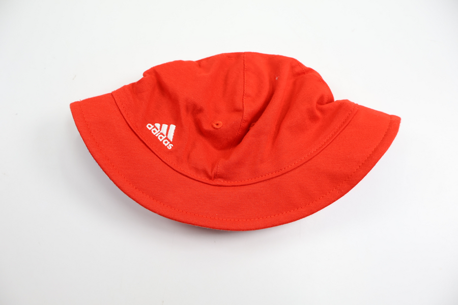 Vendbar solhat fra Adidas - Størrelse 86/92 - Rød