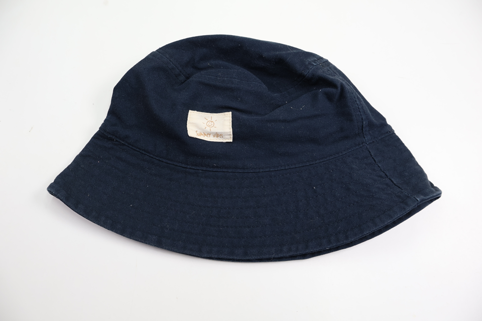 Solhat fra PompdeLux - Størrelse 122/140 - Marineblå