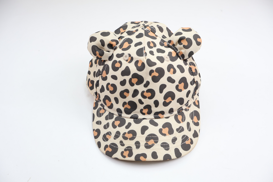 Leopardmønstret kasket fra Kappahl - Størrelse 44/46 - Beige