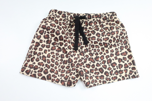 Leopardprintede badeshorts fra Novisen Design - Størrelse 86/92 - Beige