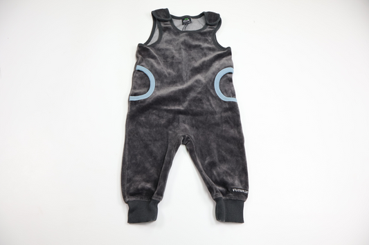 Jumpsuit i velour fra Villervalla - Størrelse 74 - Grå